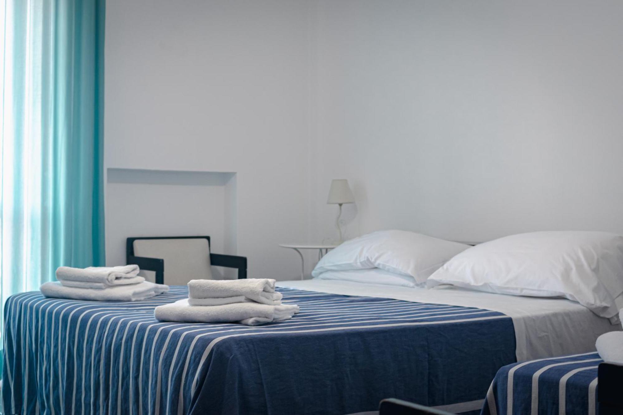 Hotel Mediterraneo Guardia Piemontese Terme Extérieur photo